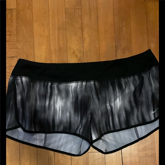 Nike Dri-Fit shorts - Picture 1 of 4